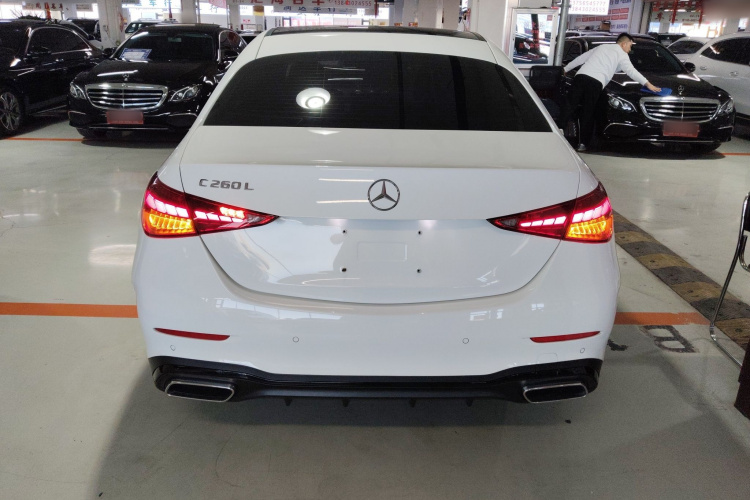 奔驰C级 2022款 C 260 L 皓夜运动版车身外观6