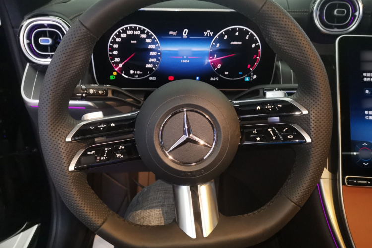 奔驰GLC 2024款 改款 GLC 300 L 4MATIC 动感型 5座中控内饰13