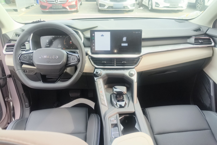 领克06 2023款 Remix 1.5T Shero中控内饰12