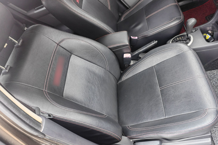 铃木 雨燕 2013款 1.5L 自动20周年限量版中控内饰7002