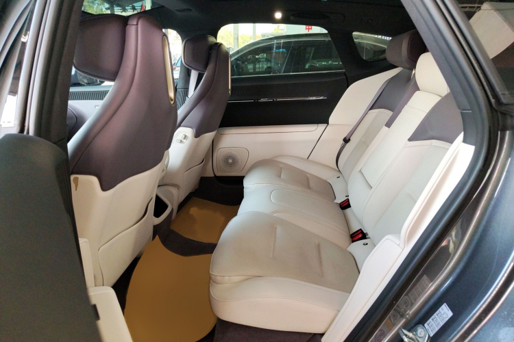 阿维塔12 2024款 700 三激光后驱奢享版中控内饰7004