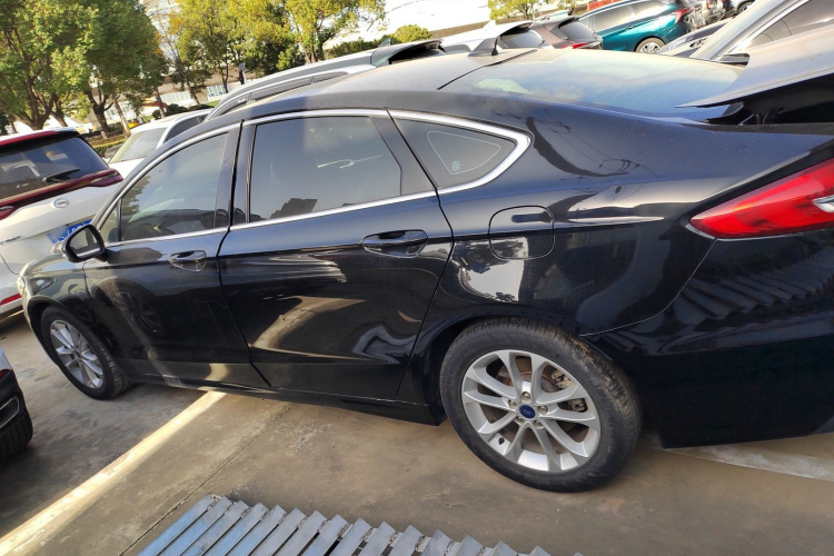 福特 蒙迪欧 2018款 EcoBoost 180 智控时尚型 国V车身外观4