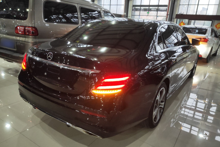 奔驰E级 2018款 E 200 L 运动型车身外观6005