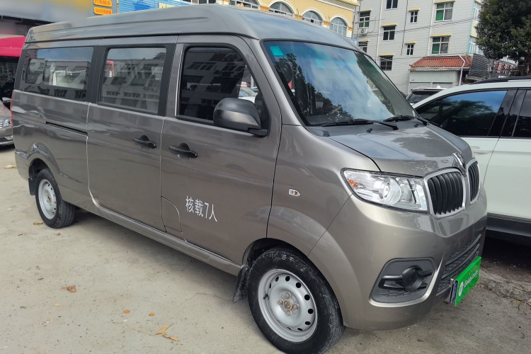 金杯 新海狮X30L 2021款 1.5L财富无空调版客车国VI SWC15M车身外观3