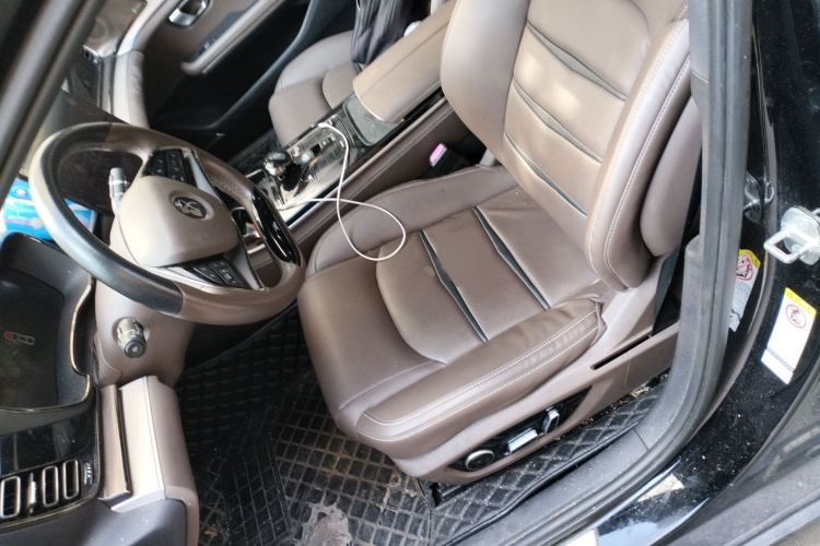 比亚迪 汉 2021款 EV 标准续航版豪华型局部细节19