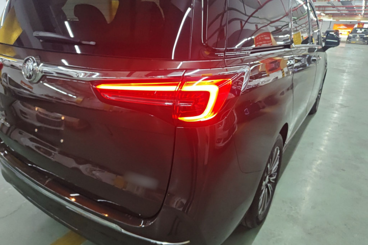 别克GL8 2021款 ES陆尊 653T 旗舰型车身外观9