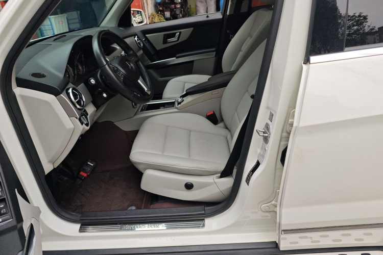 奔驰GLK级 2013款 GLK 300 4MATIC 动感天窗型中控内饰19