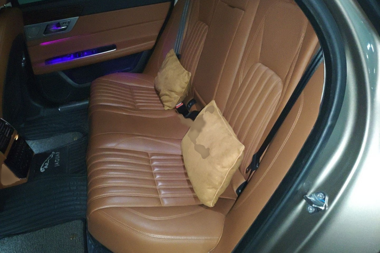 捷豹XFL 2017款 XFL 2.0T 240PS 奢华版中控内饰7004