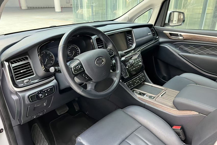 广汽传祺 传祺M8 2020款 领航款 390T 尊享版中控内饰7005