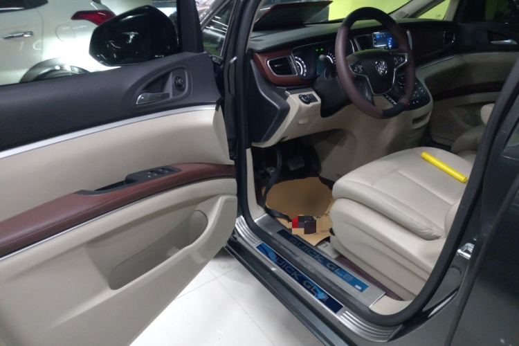 别克GL8 2018款 28T 豪华型 国VI中控内饰20