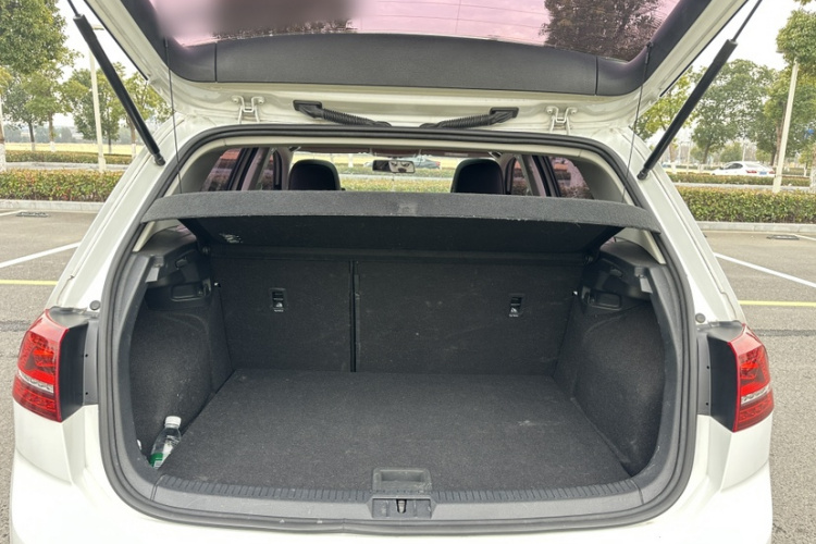 大众 高尔夫 2017款 230TSI 手动舒适百万辆纪念版局部细节23