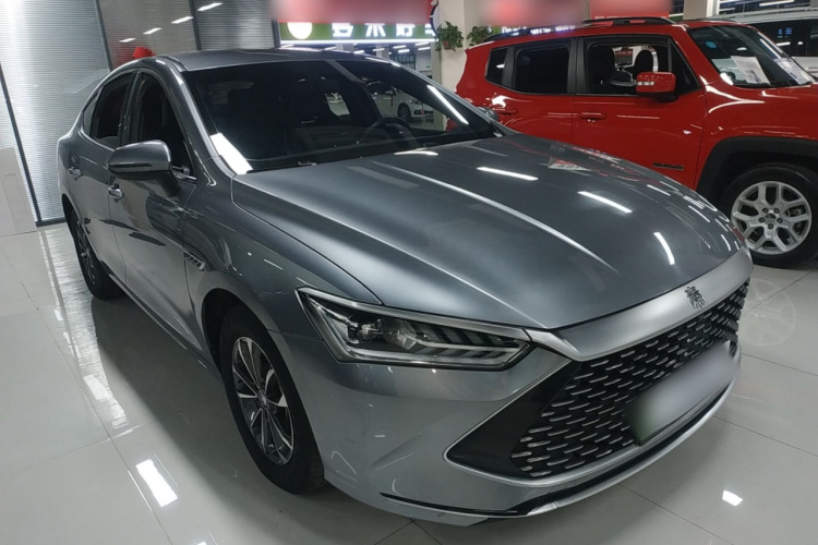 比亚迪 秦PLUS 2023款 冠军版 DM-i 55KM领先型车身外观3