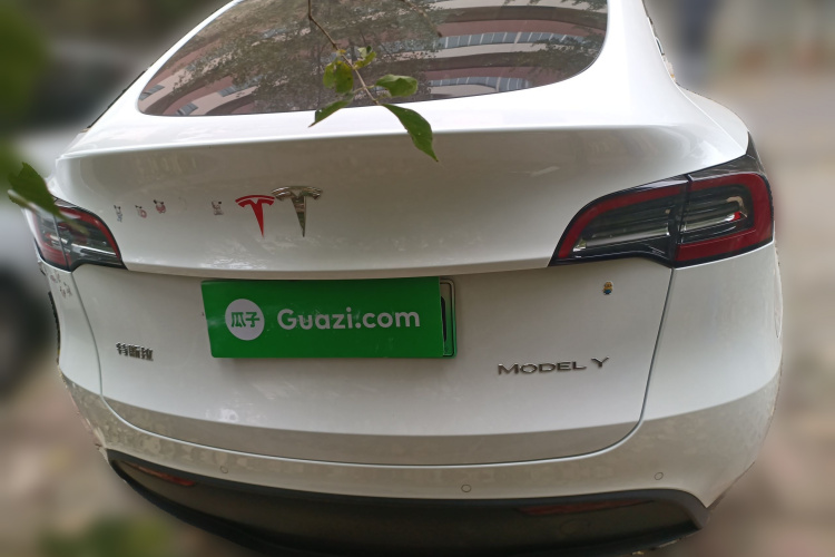 特斯拉 Model Y 2022款 改款 后轮驱动版车身外观6