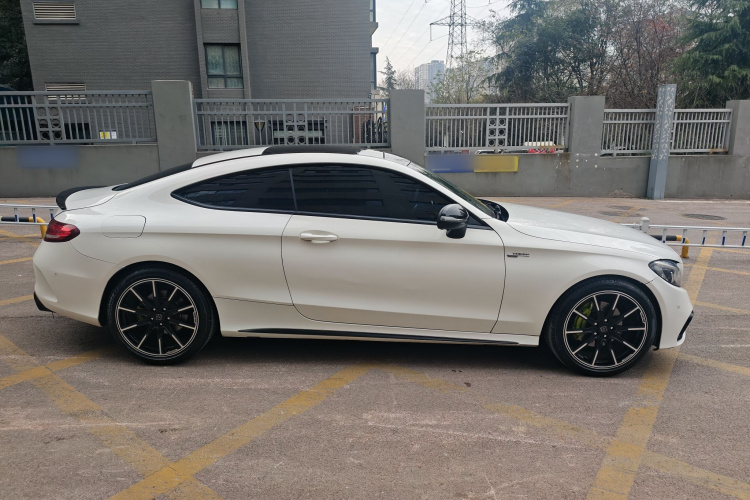 奔驰C级(进口) 2017款 改款 C 200 轿跑版车身外观6005