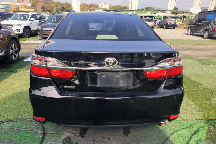 丰田 凯美瑞 2016款 2.0E 十周年纪念精英版车身外观6