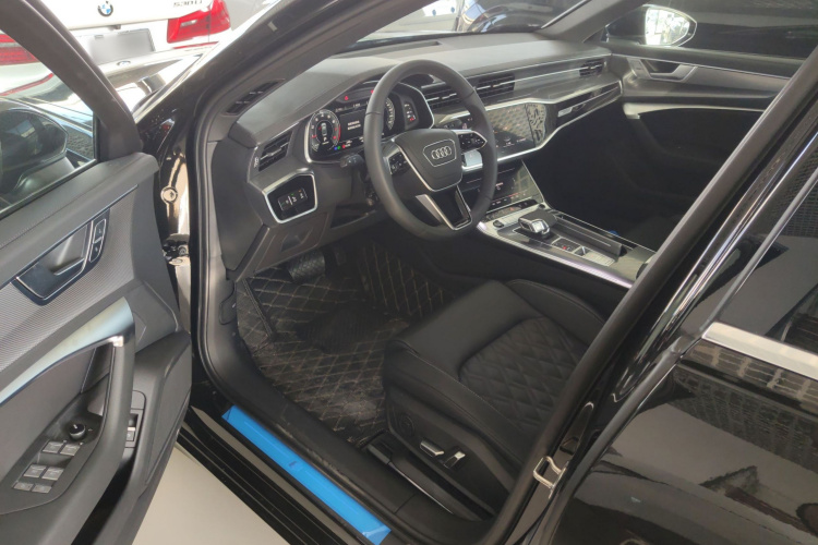 奥迪A6L 2025款 改款 45 TFSI 臻选动感型中控内饰7003