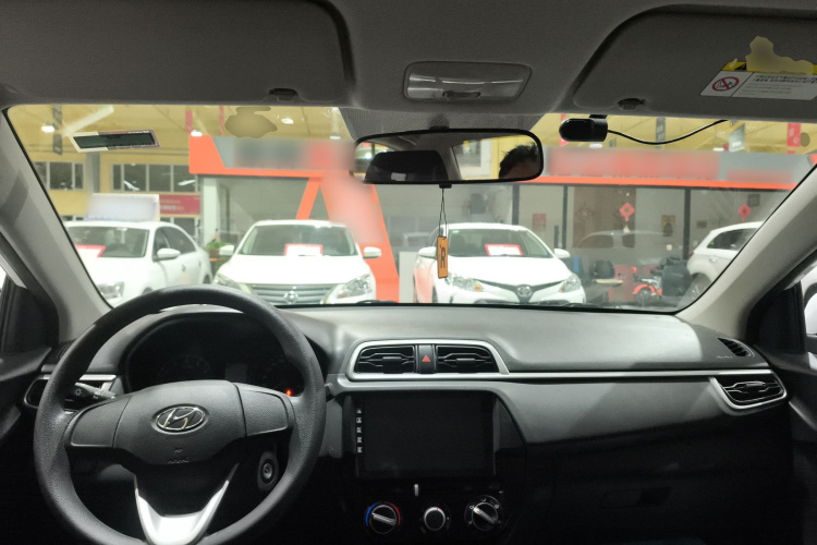 现代 瑞纳 2017款 1.4L 手动焕彩版 国V中控内饰12