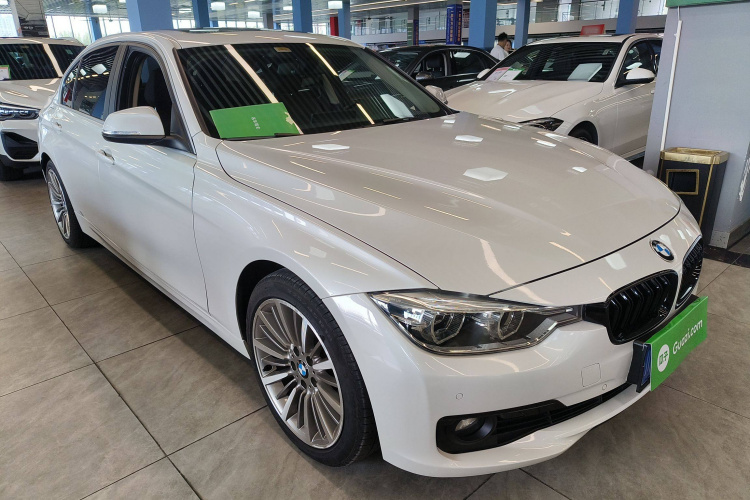 宝马3系 2019款 320Li 时尚型车身外观3