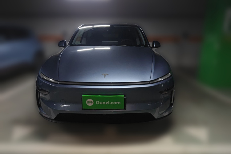 特斯拉 Model Y 2025款 后轮驱动版车身外观2