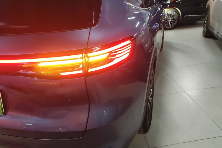 吉利银河 银河星舰7 EM-i 2025款 120km 领航版车身外观9