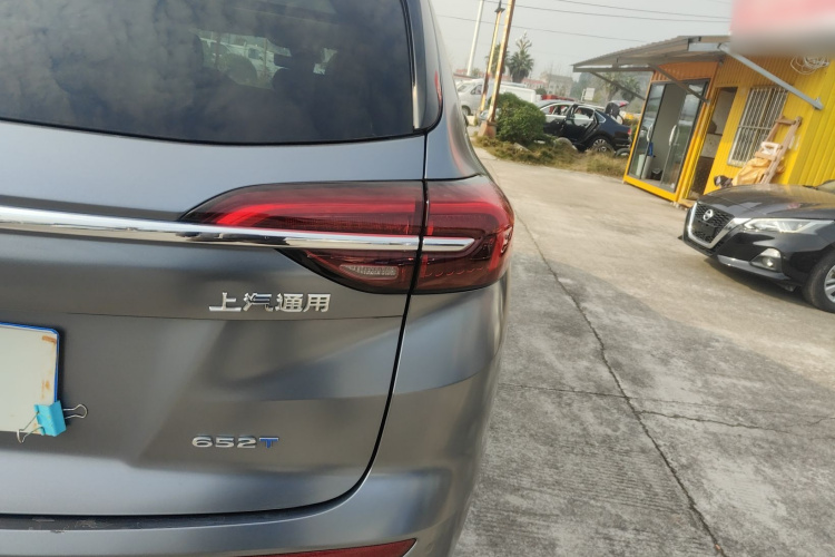 别克 2023款 昂科威Plus 652T 五座豪华型车身外观9