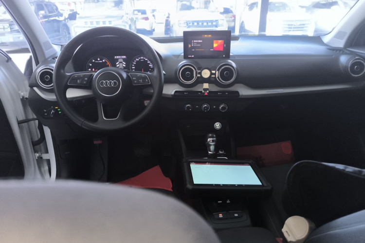 奥迪Q2L 2020款 35 TFSI 进取动感型中控内饰12