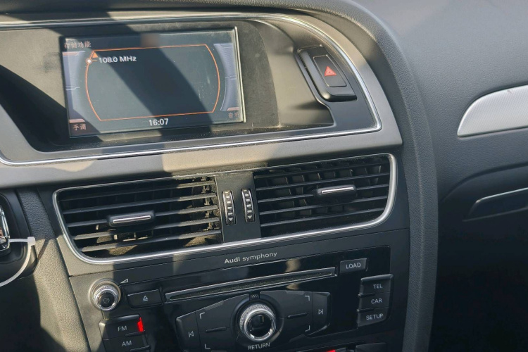 奥迪A4L 2016款 35 TFSI 自动标准型局部细节16