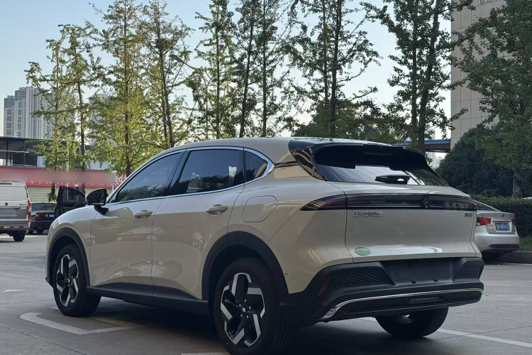 宝骏云海 2024款 500km 纯电版车身外观6010