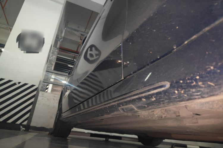 奔驰C级 2018款 C 200 运动版局部细节9001