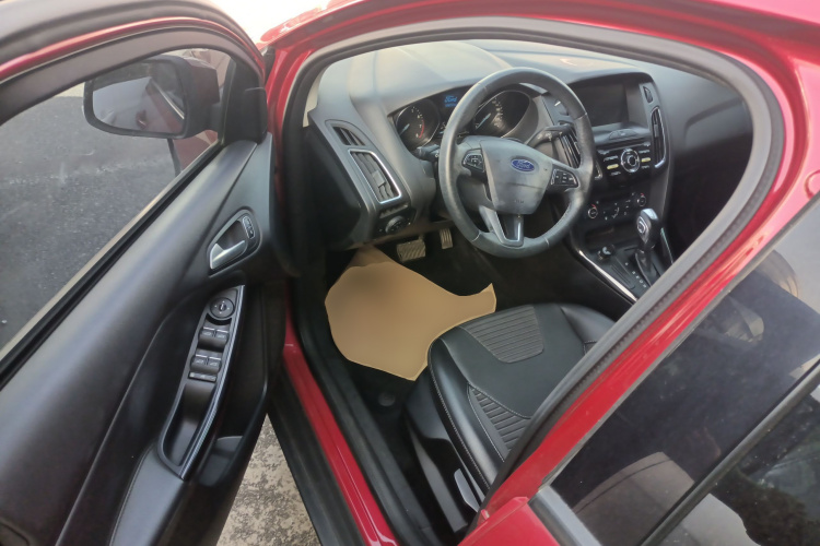 福特 福克斯 2017款 三厢 1.6L 自动风尚型智行版中控内饰20