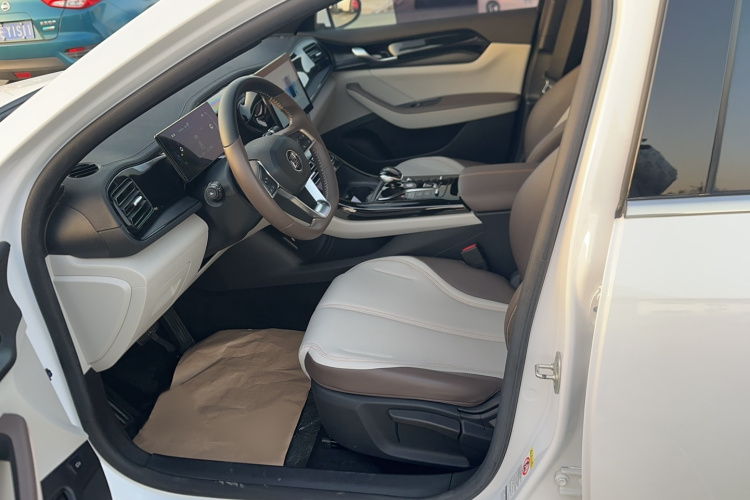 比亚迪 秦PLUS 2024款 荣耀版 DM-i 55KM领先型局部细节19