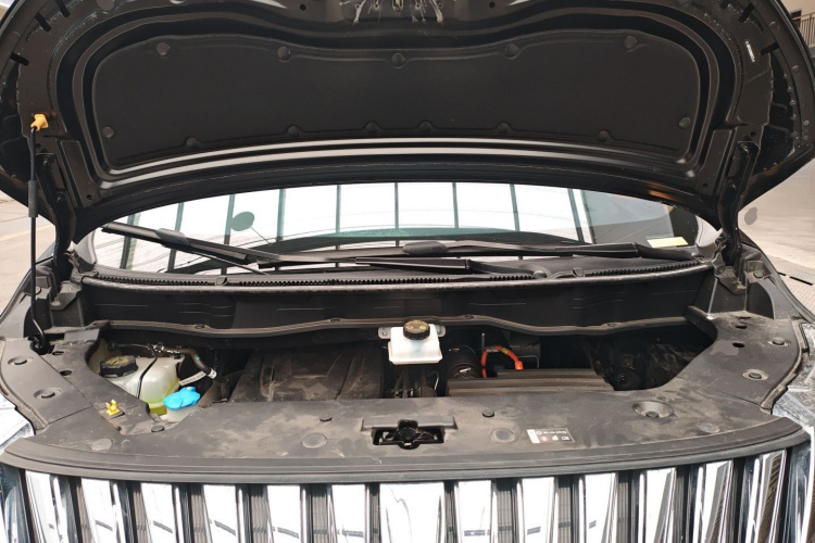 魏牌 高山 2023款 四驱旗舰版机舱底盘24