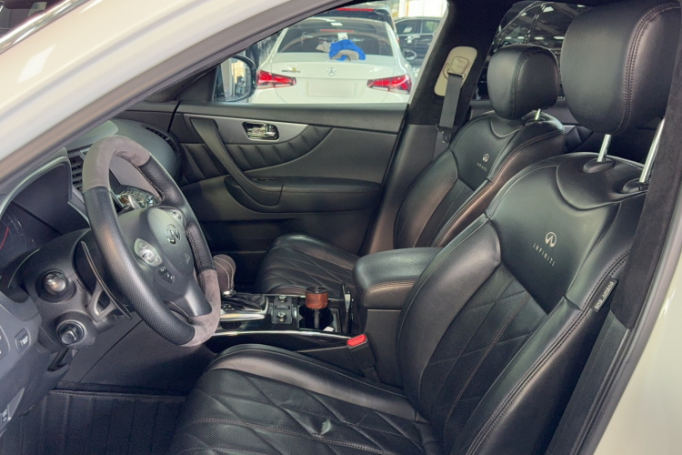 英菲尼迪FX 2011款 FX35 标准版局部细节19