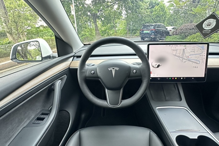 特斯拉 Model Y 2021款 长续航全轮驱动版 3D7中控内饰7003