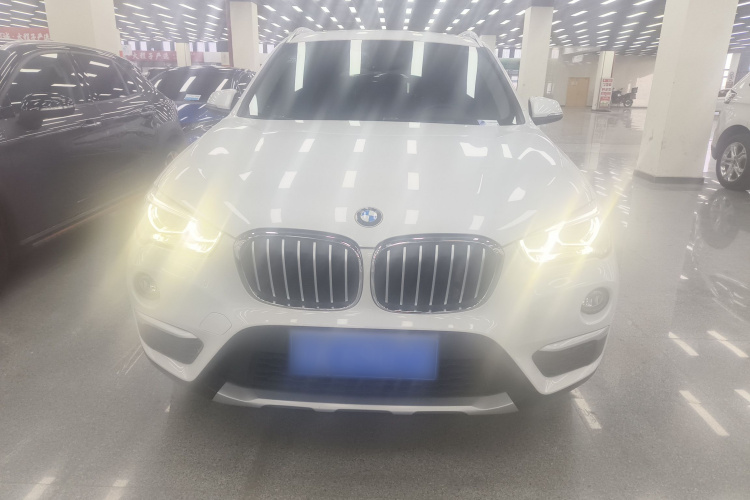 宝马X1 2019款 sDrive18Li 尊享型车身外观2