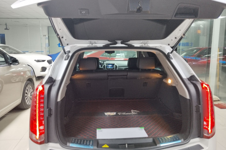 凯迪拉克SRX 2015款 3.0L 舒适型机舱底盘23
