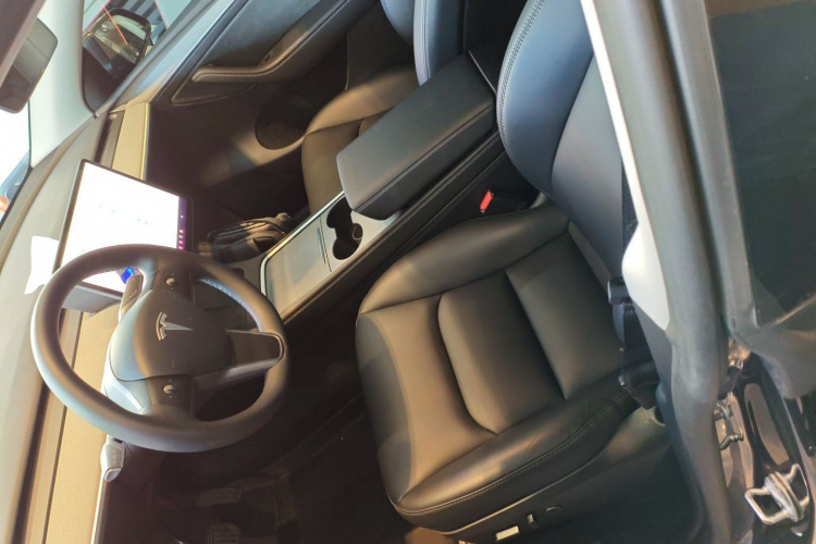 特斯拉 Model Y 2024款 长续航全轮驱动版局部细节19