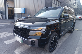 方程豹 豹8 2025款 智勇旗舰版 7座