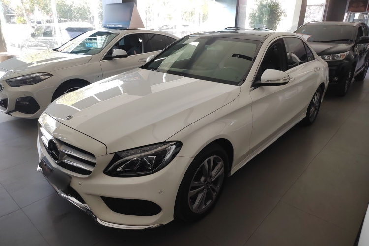 奔驰C级 2017款 改款 C 200 L 运动版车身外观1