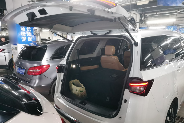 五菱汽车 五菱佳辰 2023款 2.0L DHT旗舰型局部细节23