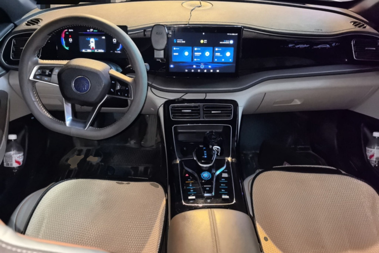 比亚迪 秦PLUS 2023款 冠军版 DM-i 120KM领先型中控内饰7002