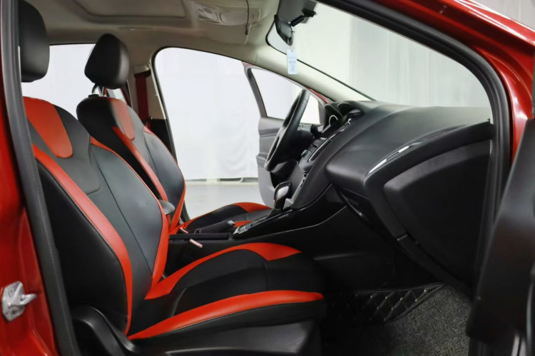 福特 福克斯 2017款 两厢 EcoBoost 180 自动精英型中控内饰7003