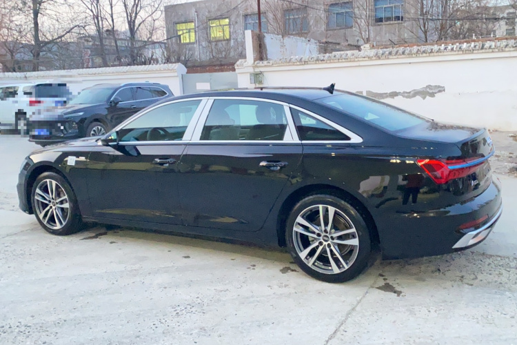 奥迪A6L 2025款 改款 40 TFSI 豪华动感型车身外观6005