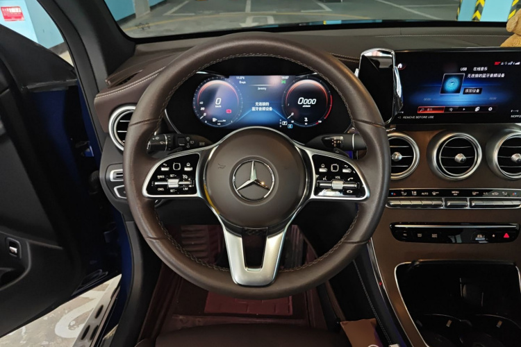 奔驰GLC 2022款 GLC 300 L 4MATIC 动感型中控内饰13