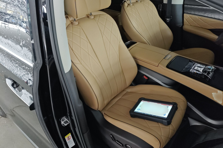 腾势D9 2024款 DM-i 1050 尊享型局部细节41