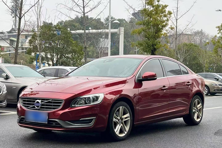 沃尔沃S60 2016款 S60L T5 智驭版车身外观1