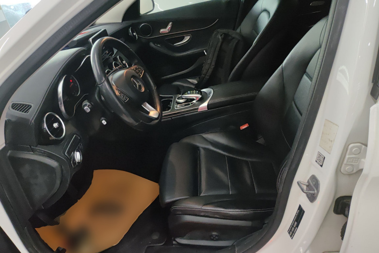 奔驰C级 2017款 改款 C 180 L 时尚型运动版中控内饰19