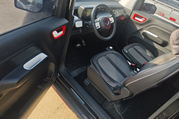 五菱汽车 宏光MINIEV 2022款 GAMEBOY 200km 玩咖款 磷酸铁锂中控内饰20