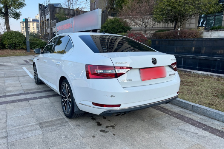 斯柯达 速派 2018款 TSI330 DSG舒适版 国V车身外观6001