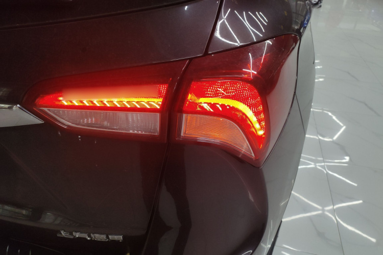 别克 昂科威 2018款 28T 四驱精英型车身外观9